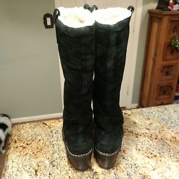 UGG Hartley Knee High Boots Black Suede & Sheep Skin Wedge S/N 3342 Size 7 M - Picture 7 of 12